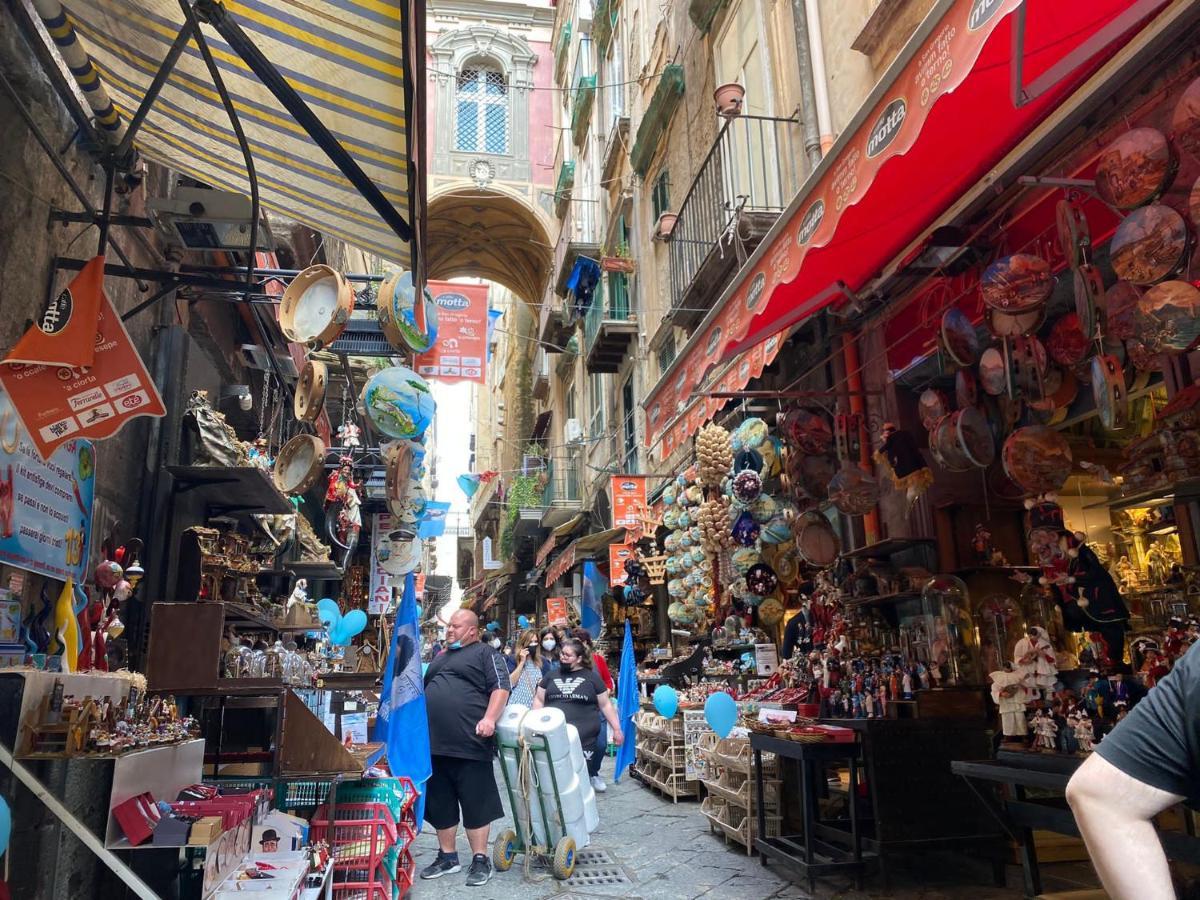 Home In Love: Vicoletto Dei Presepi Napoli Bagian luar foto